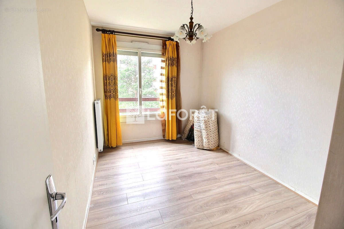 Appartement à GENNEVILLIERS