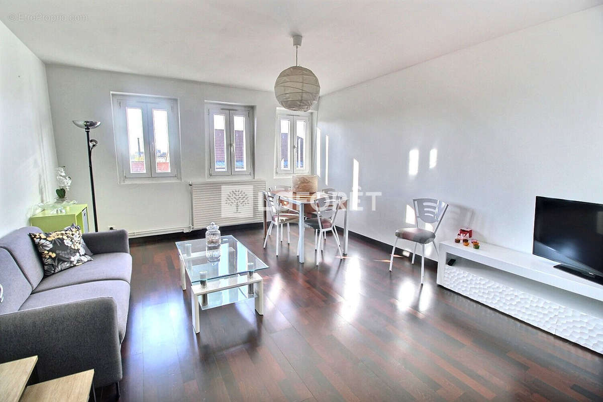 Appartement à GENNEVILLIERS