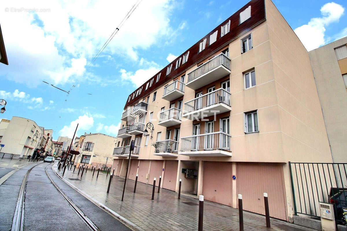 Appartement à GENNEVILLIERS