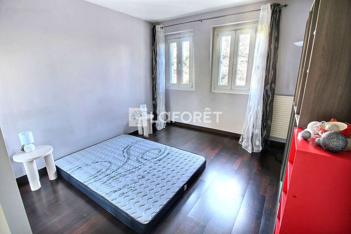 Appartement à GENNEVILLIERS