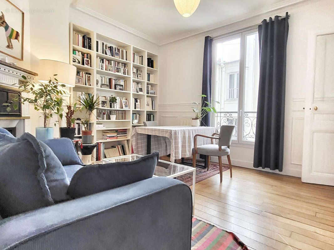 Appartement à PARIS-10E