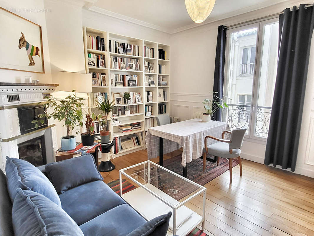 Appartement à PARIS-10E