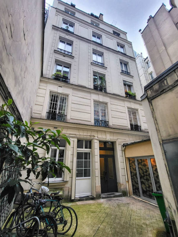 Appartement à PARIS-10E