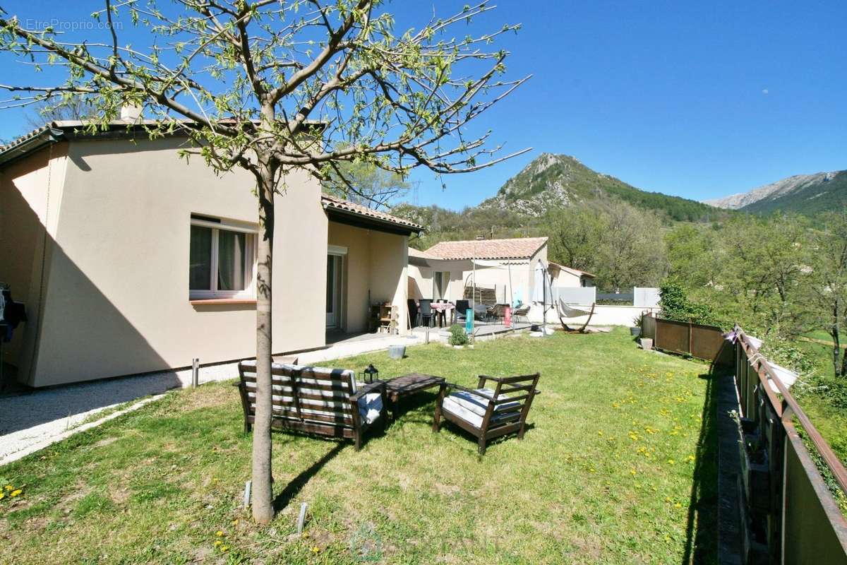 Maison à CASTELLANE