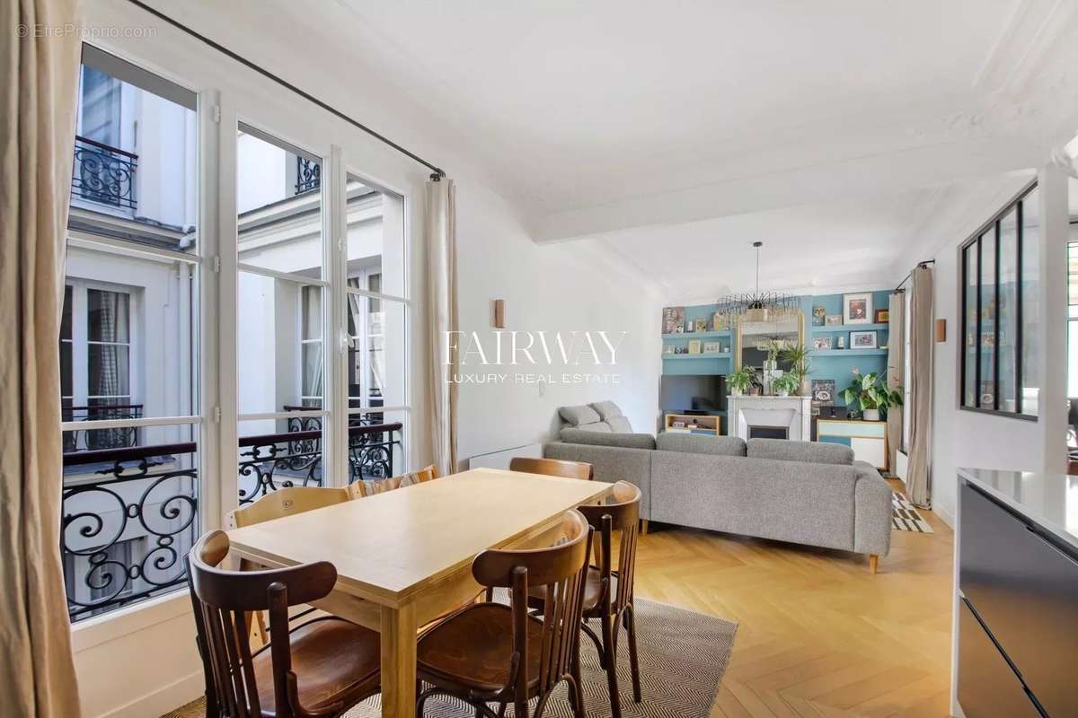 Appartement à PARIS-17E