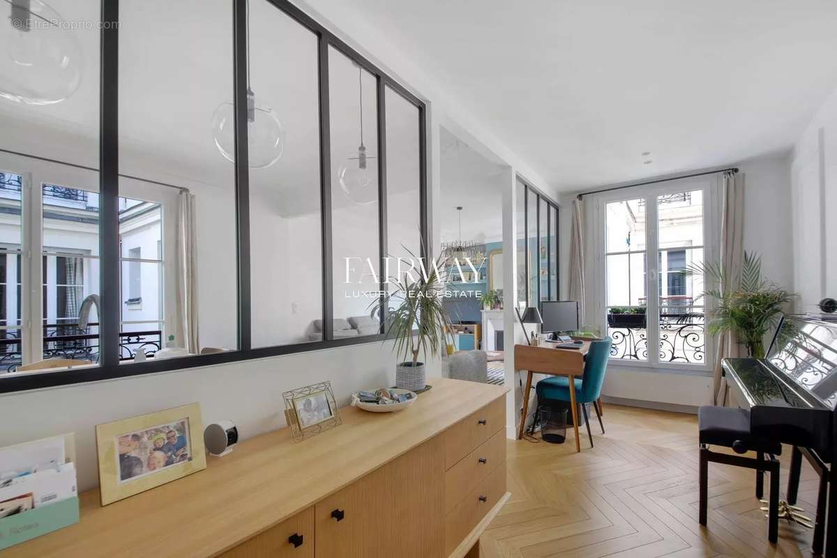 Appartement à PARIS-17E