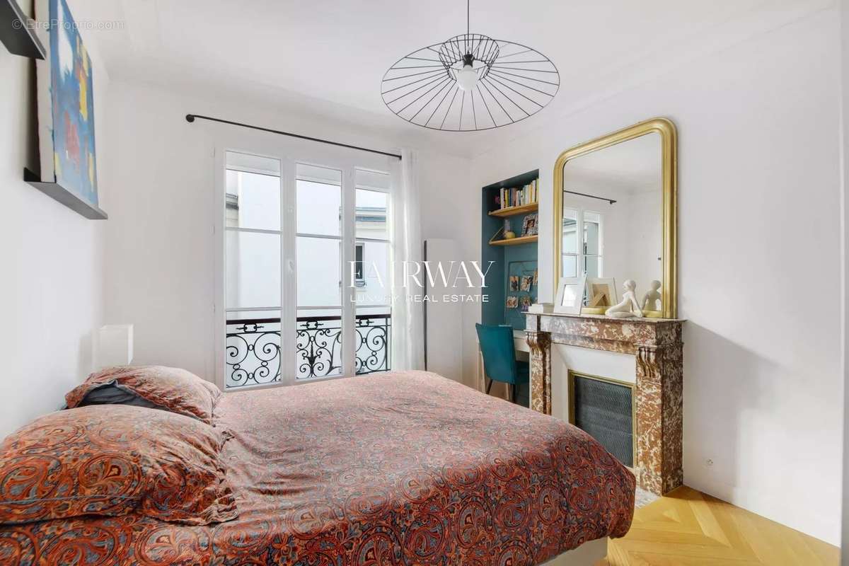 Appartement à PARIS-17E