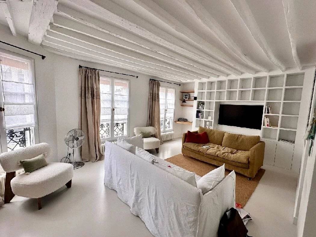 Appartement à PARIS-3E