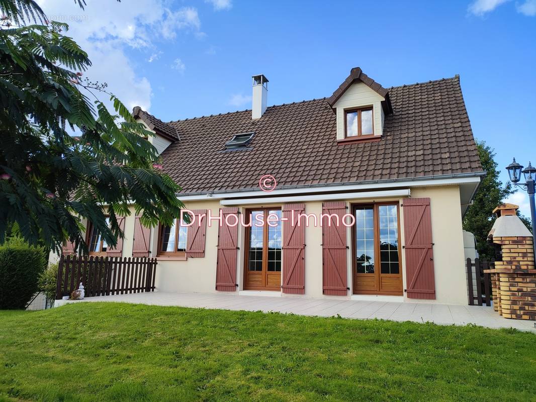 Maison à SAINT-GERMAIN-DE-TALLEVENDE-LA-LANDE-VAUMONT