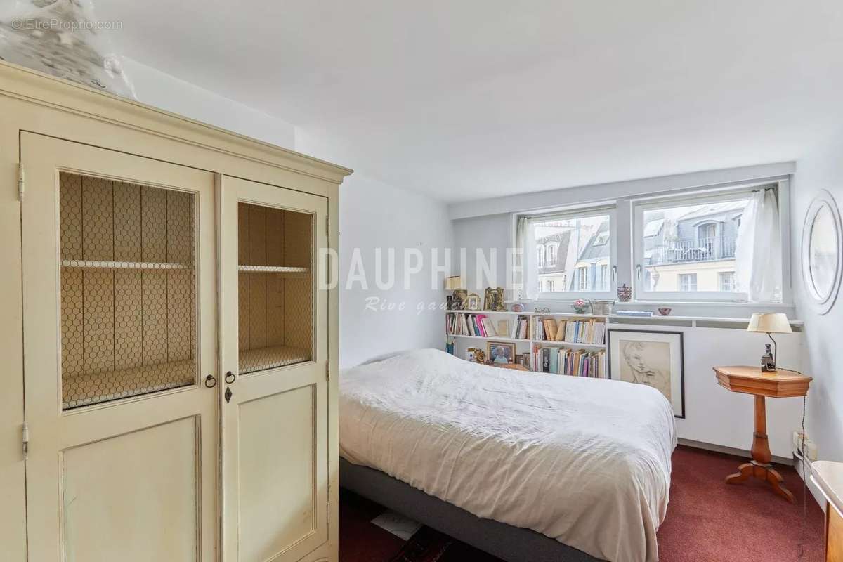 Appartement à PARIS-1E