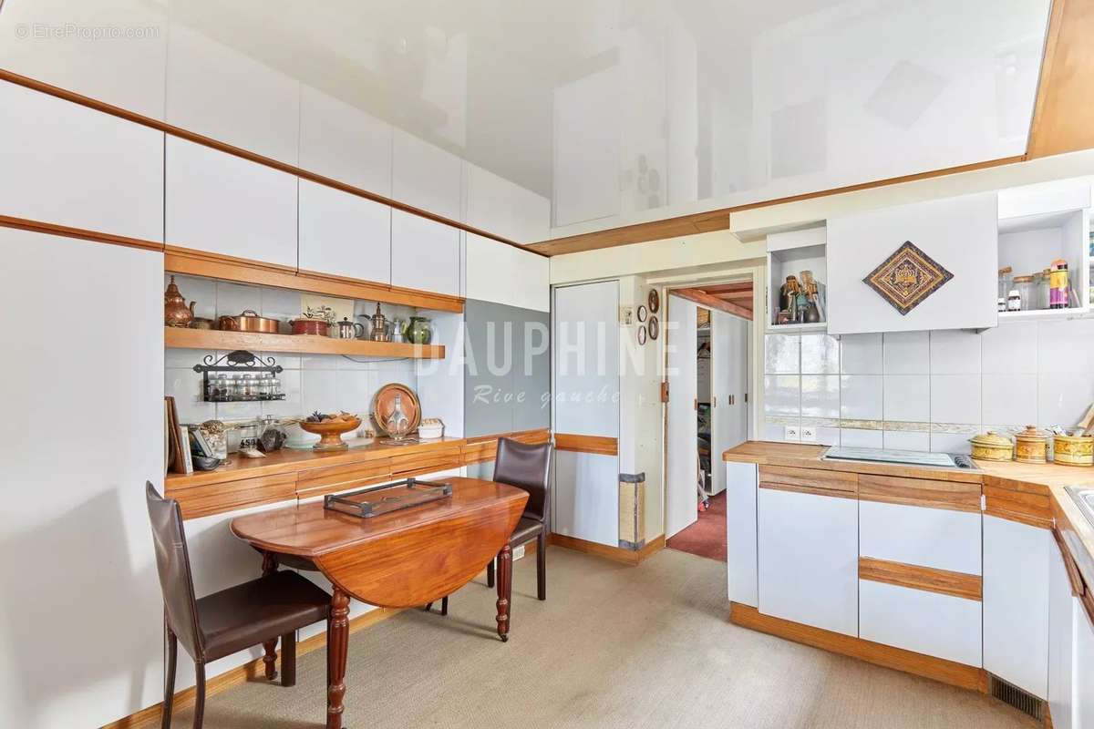 Appartement à PARIS-1E