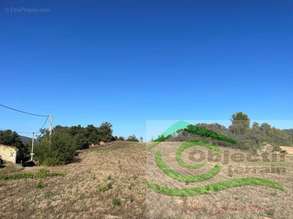 Terrain à PRADES-SUR-VERNAZOBRE