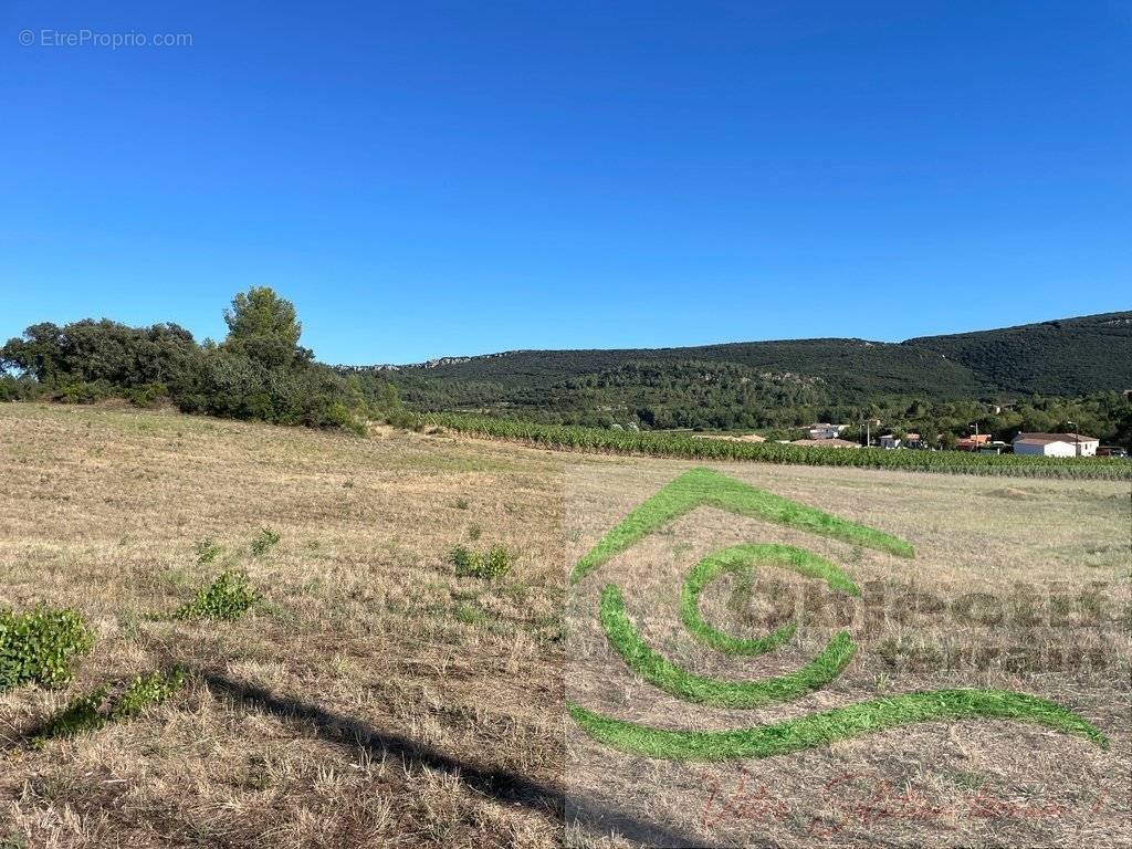 Terrain à PRADES-SUR-VERNAZOBRE