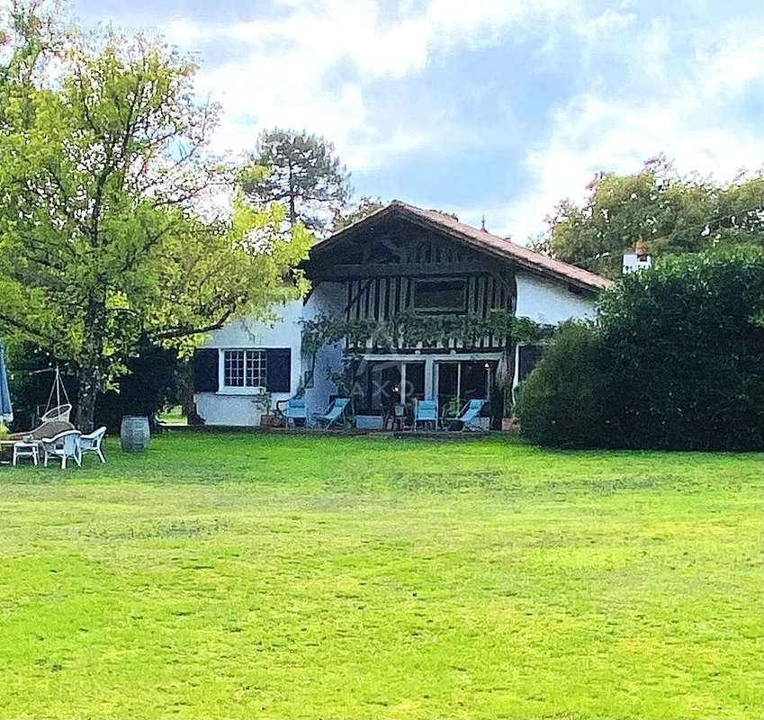 Maison à SAINT-SYMPHORIEN