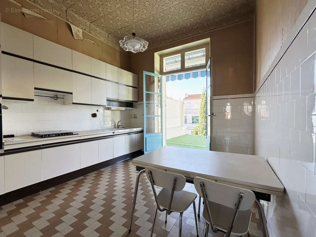 Appartement à MARSEILLE-7E