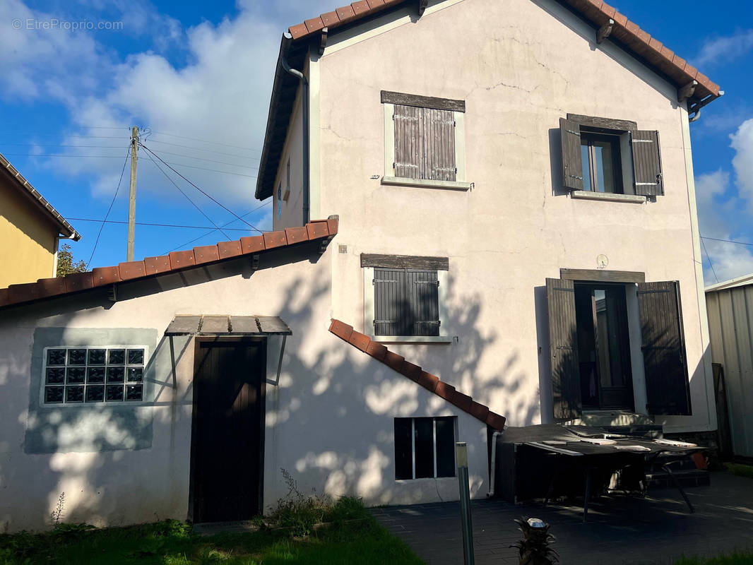 Maison à PARAY-VIEILLE-POSTE