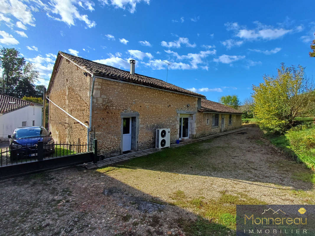 Maison à BAIGNES-SAINTE-RADEGONDE