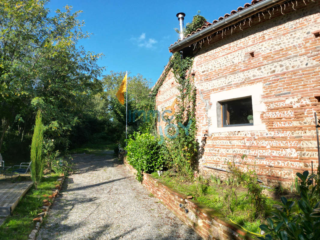 Maison à MAURESSAC