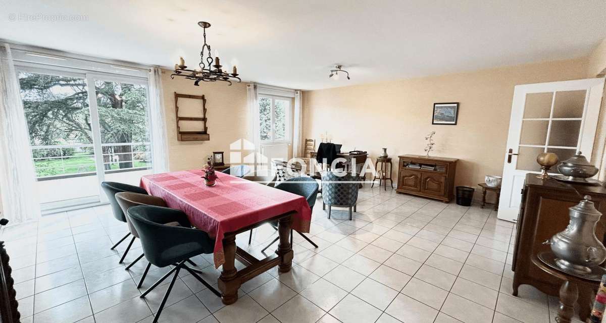 Appartement à SAINT-ETIENNE