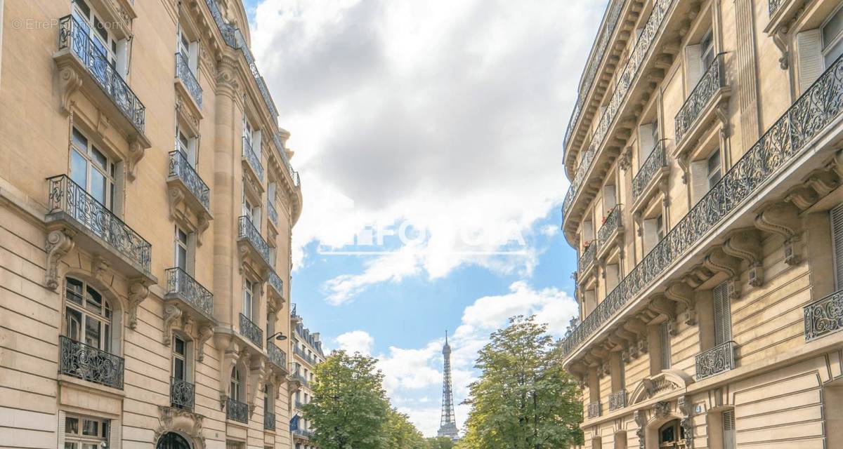 Appartement à PARIS-16E