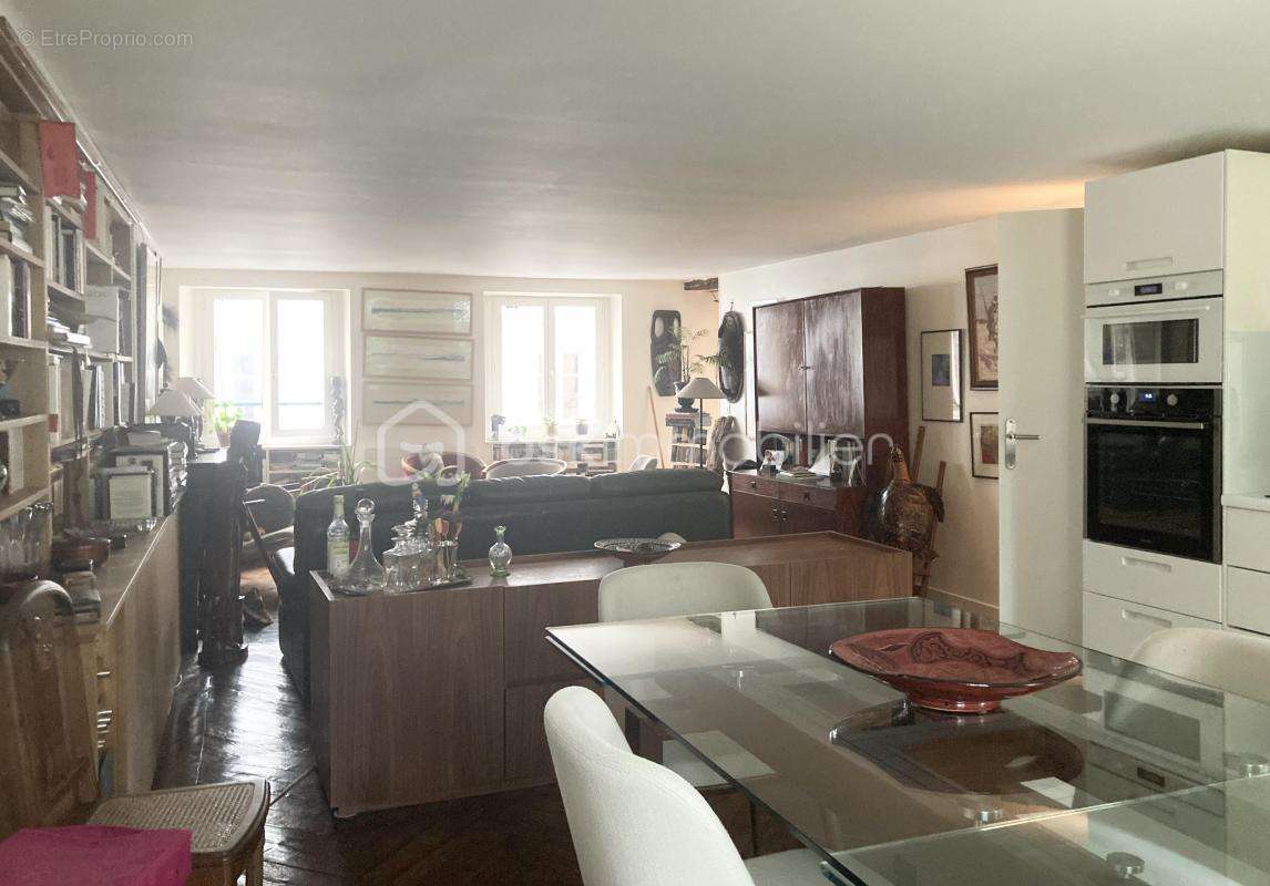 Appartement à PARIS-7E