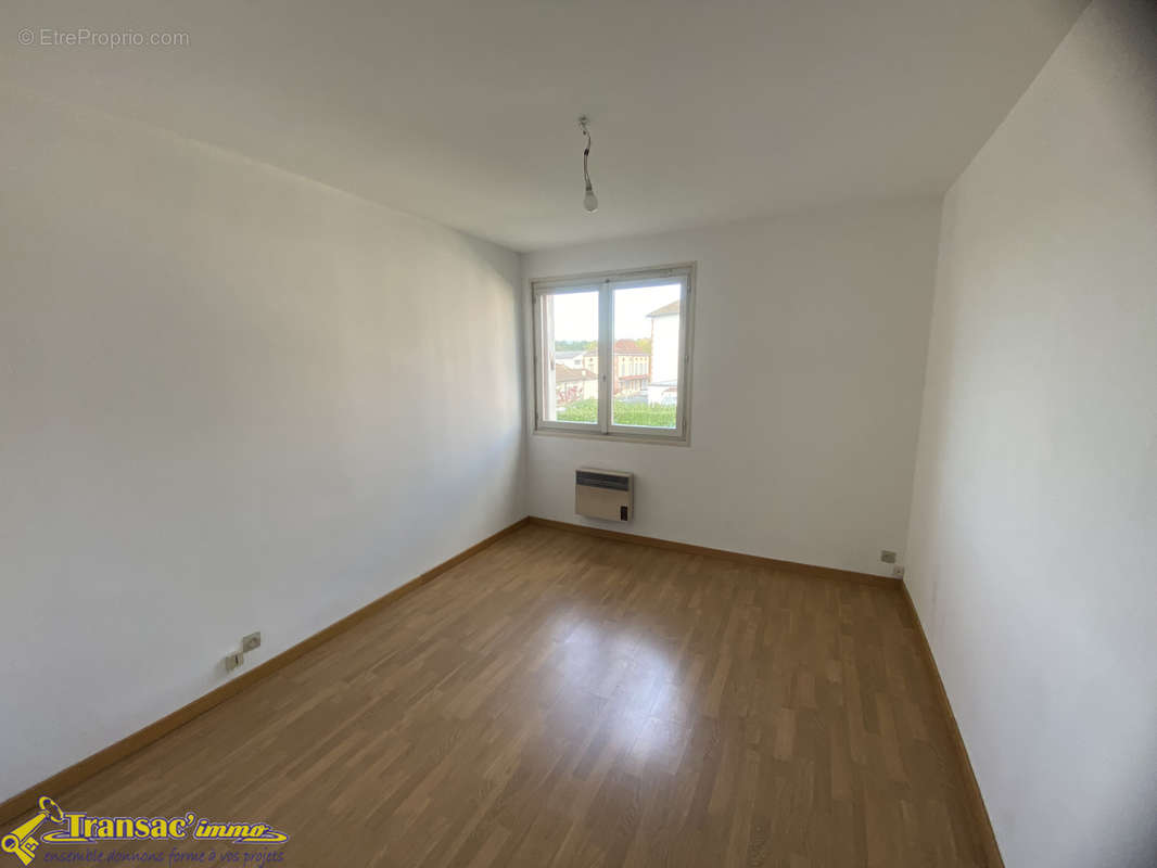 Appartement à COURPIERE