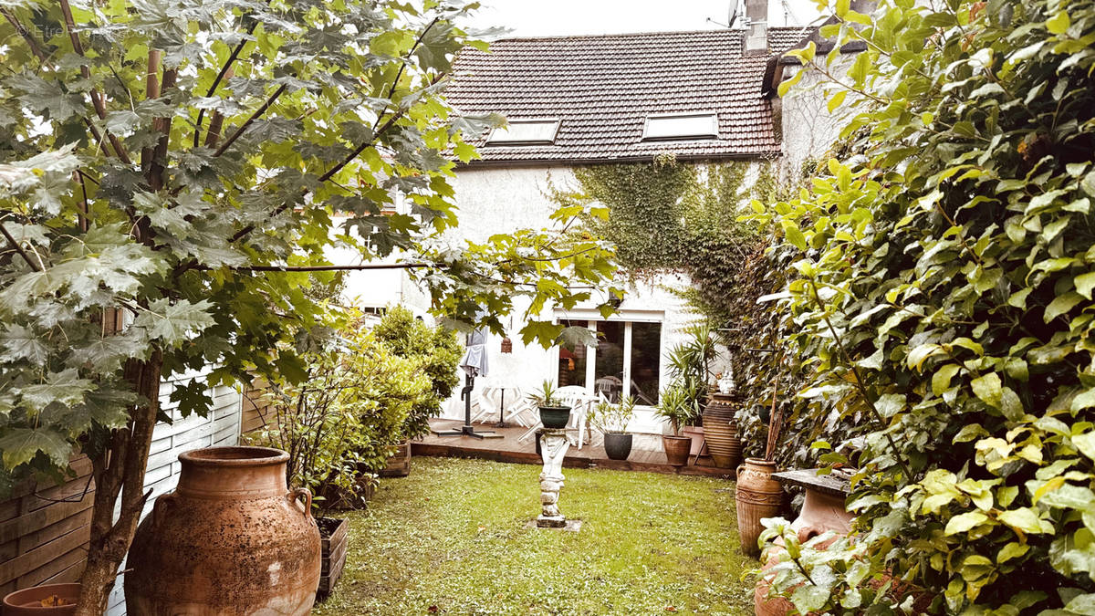 Maison à SERMIZELLES