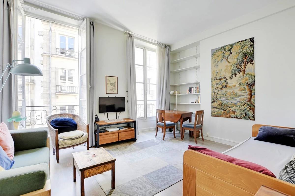 Appartement à PARIS-4E