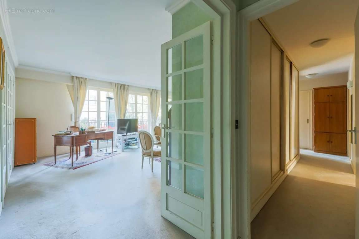 Appartement à NEUILLY-SUR-SEINE