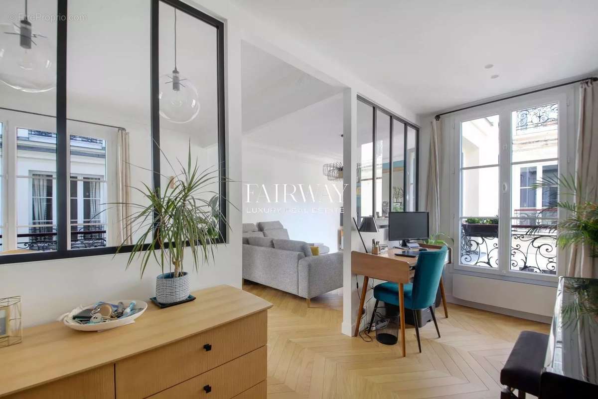 Appartement à PARIS-8E