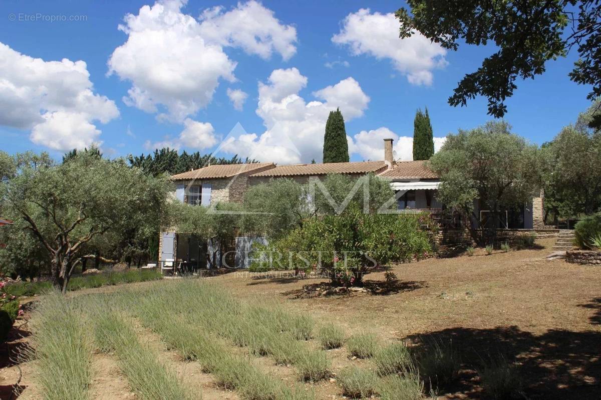 Maison à GORDES