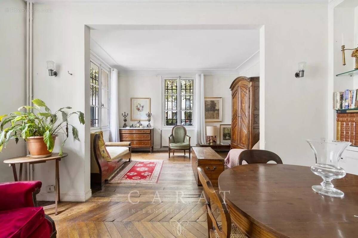 Appartement à NEUILLY-SUR-SEINE