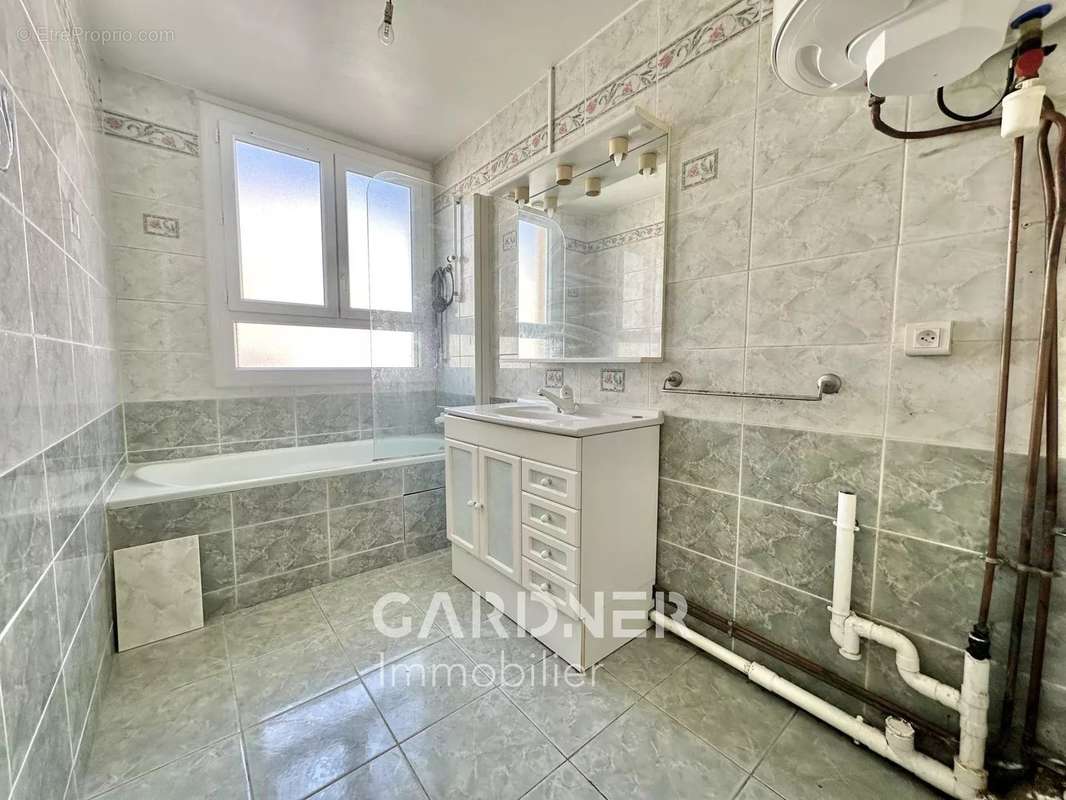 Appartement à MARSEILLE-11E