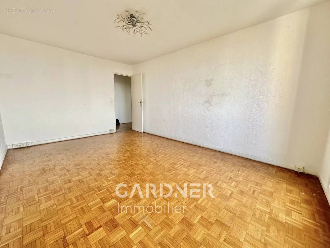 Appartement à MARSEILLE-11E