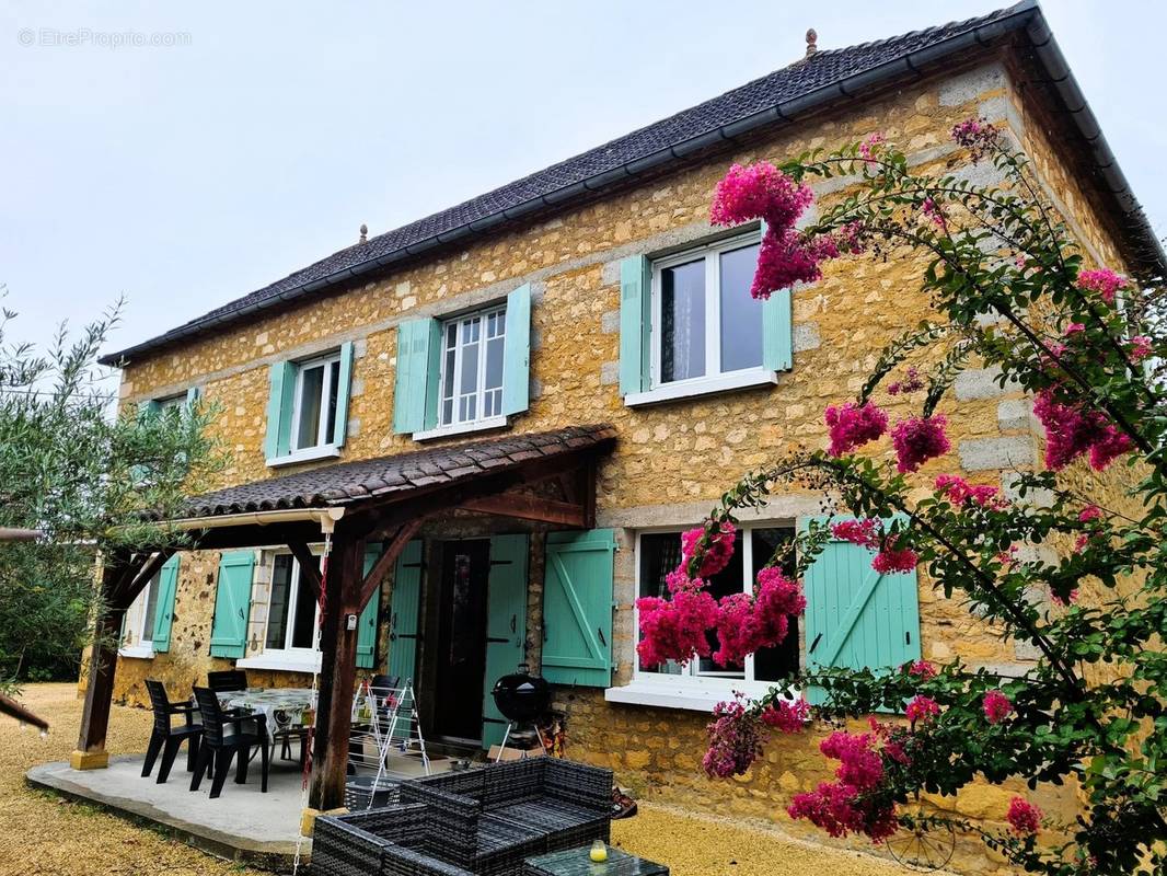 Maison à CENAC-ET-SAINT-JULIEN