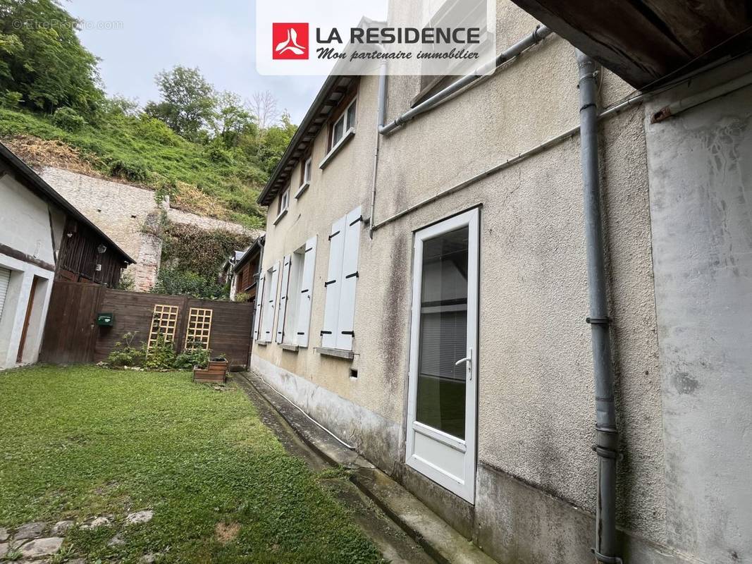 Appartement à IVRY-LA-BATAILLE