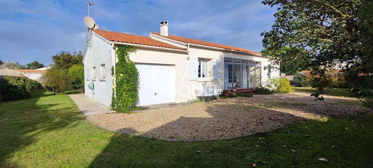 Maison à LA BREE-LES-BAINS