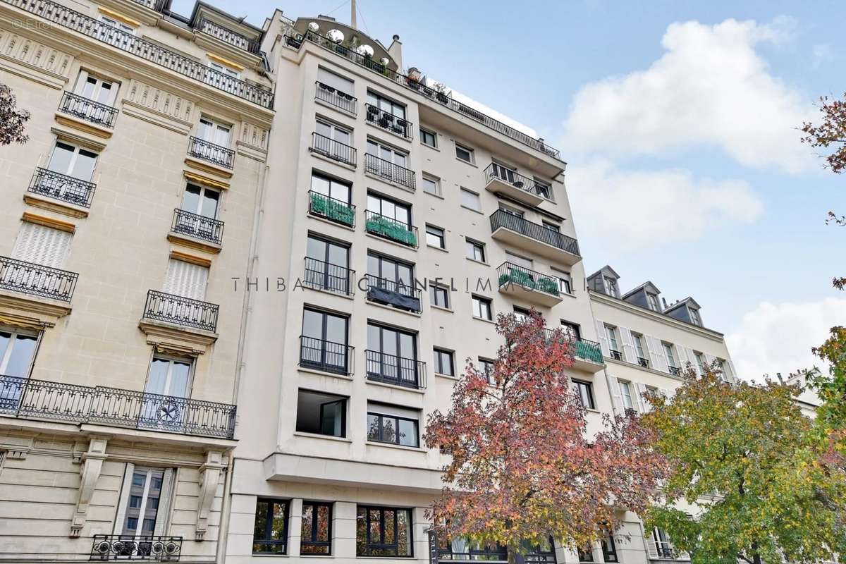 Appartement à NEUILLY-SUR-SEINE