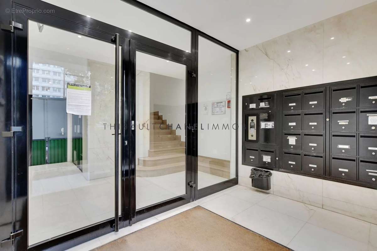 Appartement à NEUILLY-SUR-SEINE