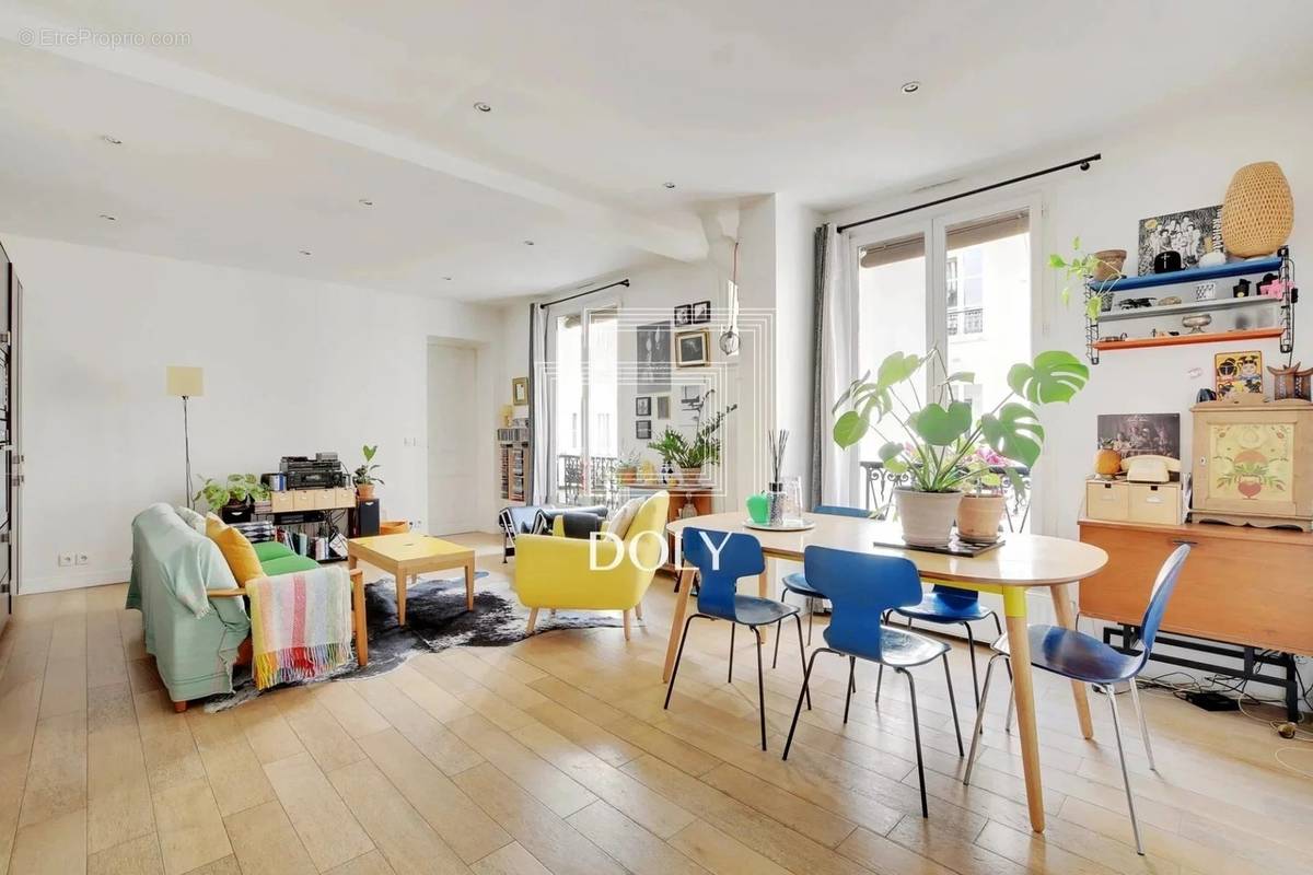 Appartement à PARIS-10E