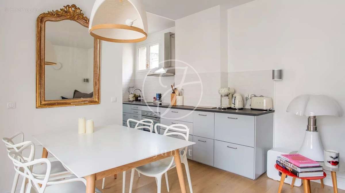 Appartement à NEUILLY-SUR-SEINE