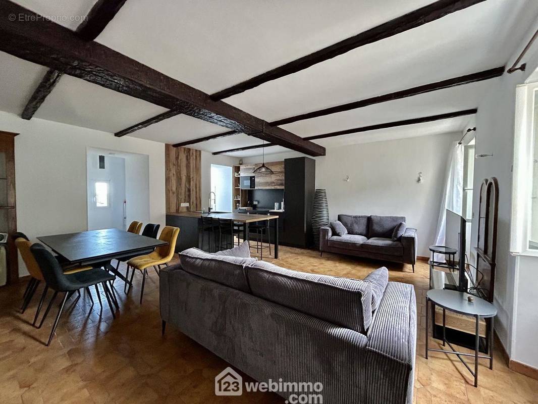 Splendide pièce de vie de 35 m2 - Appartement à PIETRACORBARA