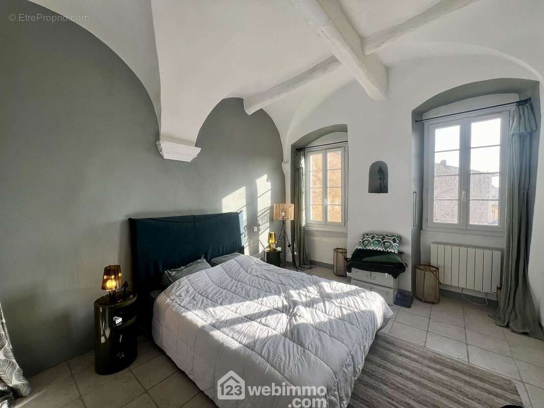 La chambre de 18m2 avec ses plafonds voutés - Appartement à SAN-MARTINO-DI-LOTA