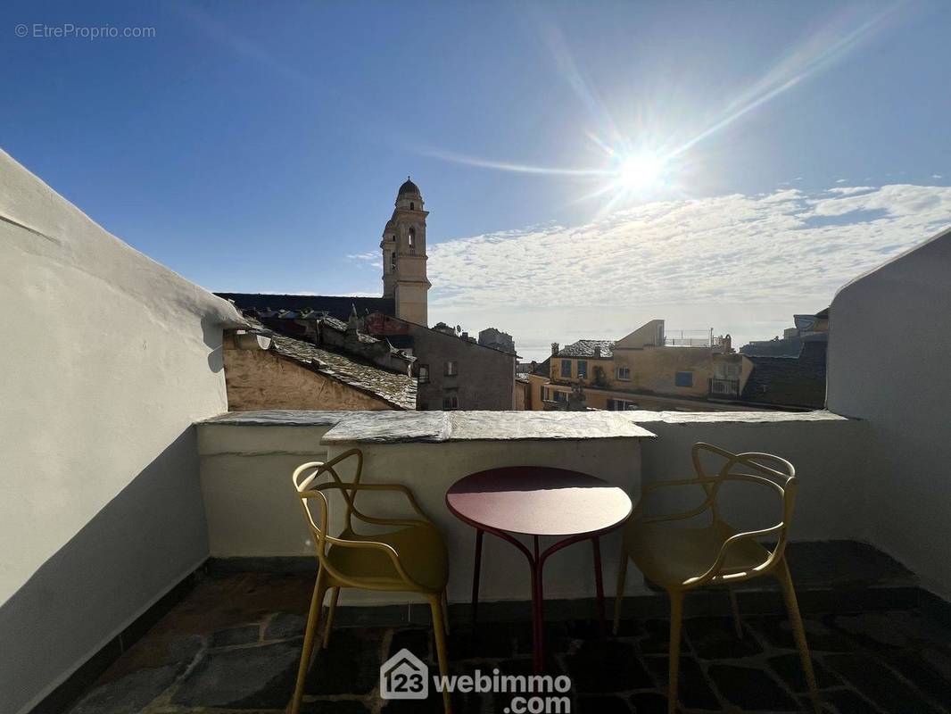 La terrasse offre une vue incroyable sur le clocher de Saint-Jean - Appartement à SAN-MARTINO-DI-LOTA