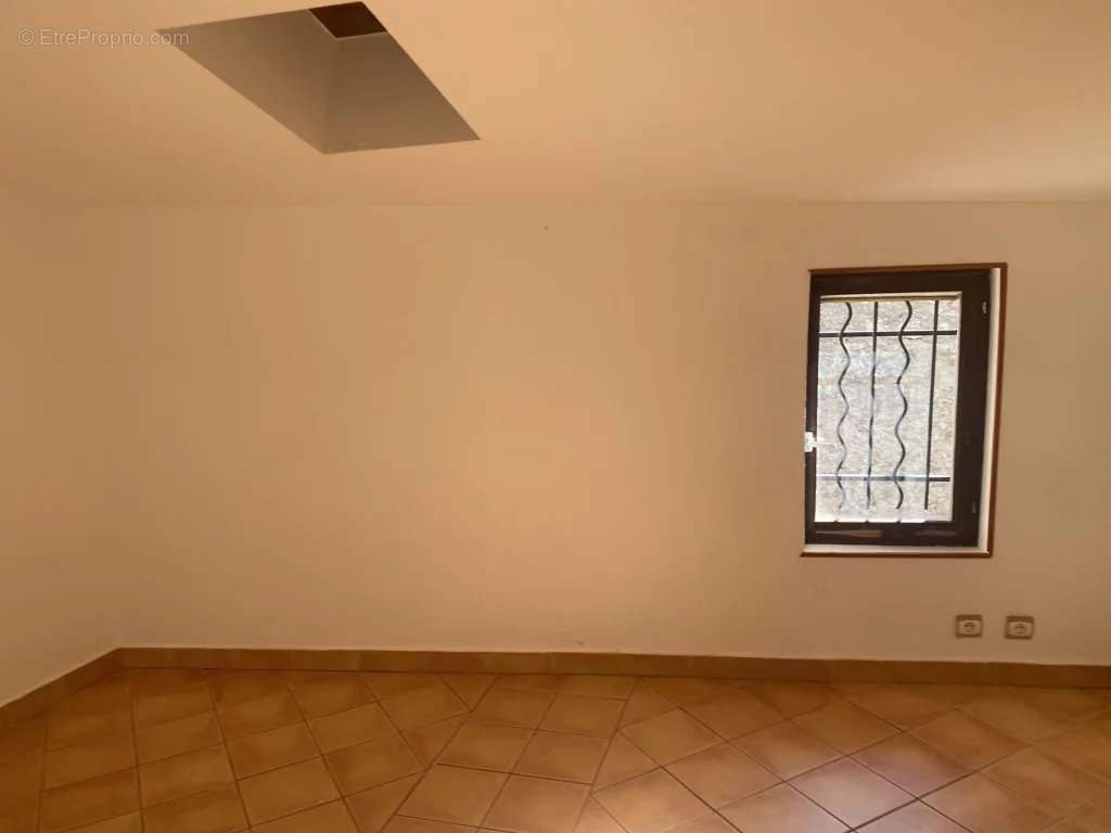 Appartement à FIGANIERES