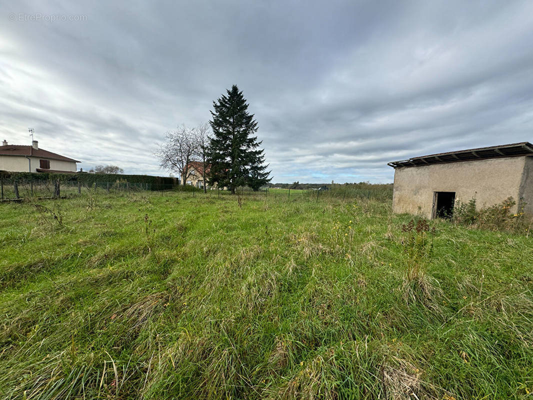 Terrain à MAGNY-VERNOIS