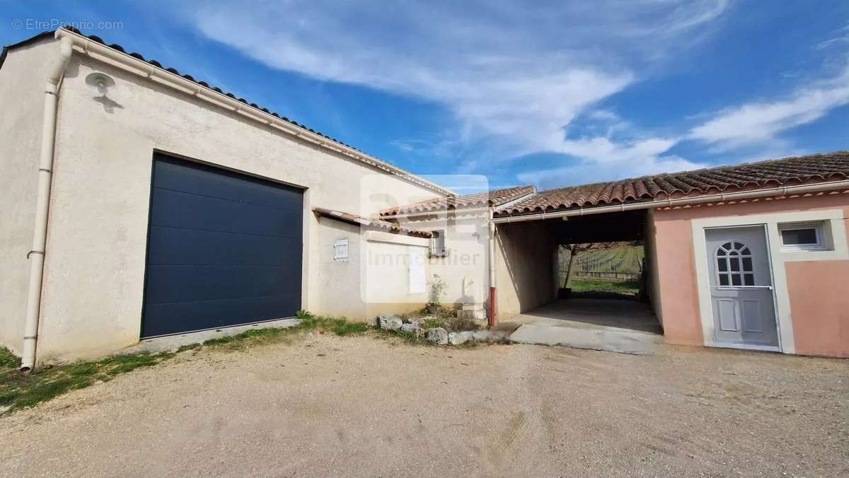 Maison à LA ROQUE-SUR-CEZE