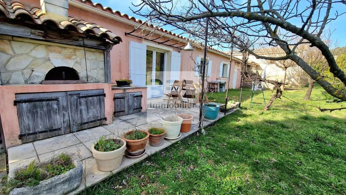 Maison à LA ROQUE-SUR-CEZE