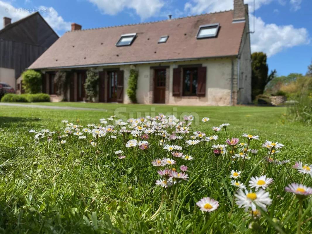 Maison à VIEVY-LE-RAYE