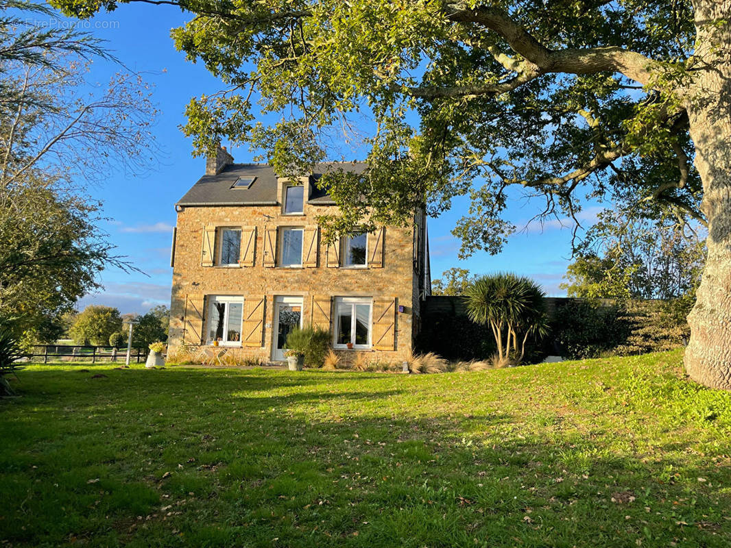 Maison à MEGRIT